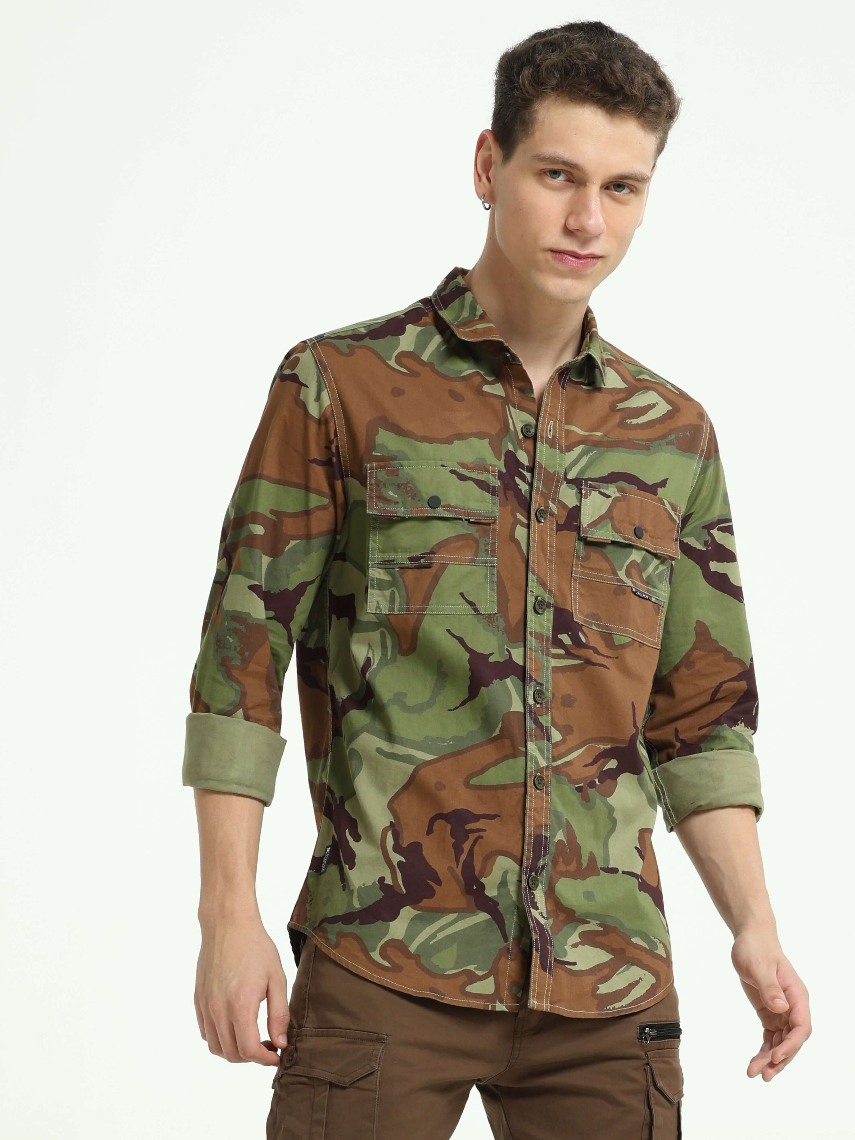 Camo Cargo army shirt shop online at Estilocus. 100% Cotton • Full-sleeve camo print shirt• Cut and sew placket• Regular collar• Double button edge cuff • Double pocket with flap • Curved bottom hemline . • All double needle construction, finest quality s