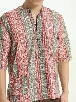 Oversized pink colour printed kurta shop online at Estilocus. • Five-sleeve stripe printed kurta• Mandarin collar• Single button square cuff.• Single pocket with logo embroidery• Curved hemline• All Single-needle construction, finest quality sewing• Machi