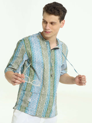 Oversized sky blue colour printed kurta shop online at Estilocus. • Five-sleeve stripe printed kurta• Mandarin collar• Single button square cuff.• Single pocket with logo embroidery• Curved hemline• All Single-needle construction, finest quality sewing• M