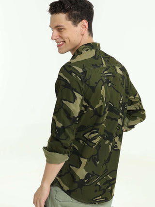 ETLS/72 Camo Cargo military green shirt shop online at Estilocus. 100% Cotton • Full-sleeve camo print shirt• Cut and sew placket• Regular collar• Double button edge cuff • Double pocket with flap • Curved bottom hemline . • All double needle construction