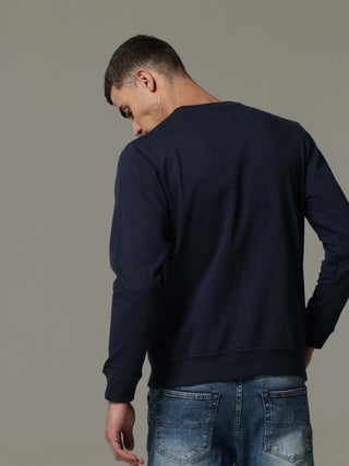 Vintage Edition Navy Blue Sweat Shirt shop online at Estilocus. • Crew neck• Long sleeve• Ribbing around neckline, Cuff & hem• HD quality print and fine embroidery Fit : Comfort fit Size : The model is wearing M size Model height : 6 Feet Wash care : Cold