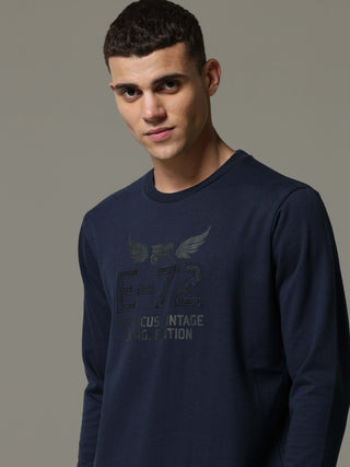 Vintage Edition Navy Blue Sweat Shirt shop online at Estilocus. • Crew neck• Long sleeve• Ribbing around neckline, Cuff & hem• HD quality print and fine embroidery Fit : Comfort fit Size : The model is wearing M size Model height : 6 Feet Wash care : Cold