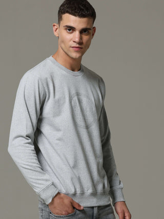 Grey Solid Sweat Shirt shop online at Estilocus. • Crew neck• Long sleeve• Ribbing around neckline, Cuff & hem• High quality print Fit : Comfort fit Size : The model is wearing M size Model height : 6 Feet Wash care : Cold machine wash