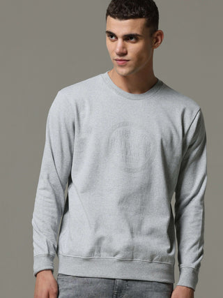 Grey Solid Sweat Shirt shop online at Estilocus. • Crew neck• Long sleeve• Ribbing around neckline, Cuff & hem• High quality print Fit : Comfort fit Size : The model is wearing M size Model height : 6 Feet Wash care : Cold machine wash