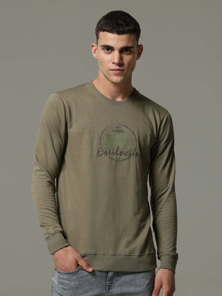 Invisible Green Sweat Shirt shop online at Estilocus. • Crew neck • Long sleeve • Ribbing around neckline, Cuff & hem • High quality print and fine embroidery Fit : Comfort fit Size : The model is wearing M size Model height : 6 Feet Wash care : Cold mach