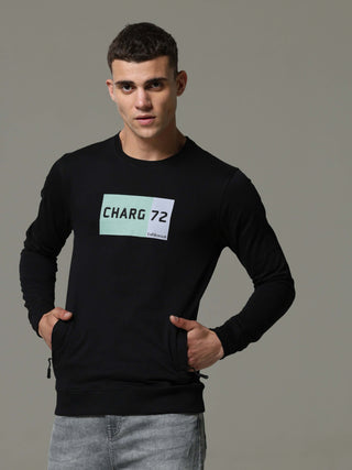 Charg Black Sweat Shirt shop online at Estilocus. • Crew neck• Long sleeve• Ribbing around neckline, Cuff & hem• High quality print and fine embroidery Fit : Comfort fit Size : The model is wearing M size Model height : 6 Feet Wash care : Cold machine was