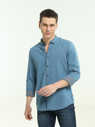 Denim Sea Blue Casual Shirt shop online at Estilocus. DETAILS & CARE This pure cotton Solid Denim shirt is a stylish go-to for laidback days. Cut in a comfy regular fit, with a classic button-down front and chest pocket. 100% premium cotton full sleeve De