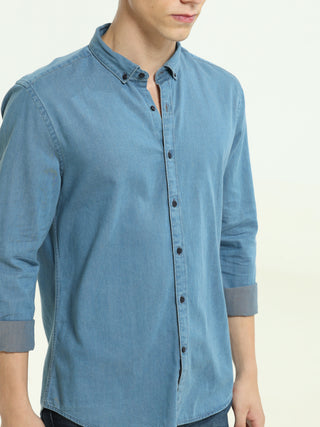 Denim Sea Blue Casual Shirt shop online at Estilocus. DETAILS & CARE This pure cotton Solid Denim shirt is a stylish go-to for laidback days. Cut in a comfy regular fit, with a classic button-down front and chest pocket. 100% premium cotton full sleeve De