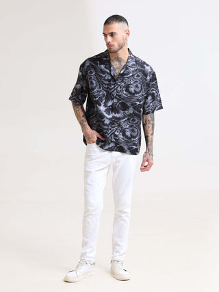 Hawaiian Wave Oversized Shirt shop online at Estilocus. Our Hawaiian Wave Oversized Shirt is perfect for those Hawaiian days. The relaxed fit and lightweight fabric make it comfortable to wear all day. Its classic style is perfect for those summer streetw