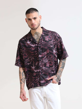 Ablaze Turbid Oversized Shirt shop online at Estilocus. Our Ablaze Turbid Oversized Shirt is perfect for those Hawaiian days. The relaxed fit and lightweight fabric make it comfortable to wear all day. Its classic style is perfect for those summer streetw