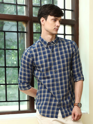 Blue Sand Semi Casual Shirt shop online at Estilocus. • Full-sleeve check shirt• Cut and sew placket• Regular collar• Double button square cuff.• Single pocket with logo embroidery• Curved hemline• Finest quality sewing• Machine wash care• Suitable to wea