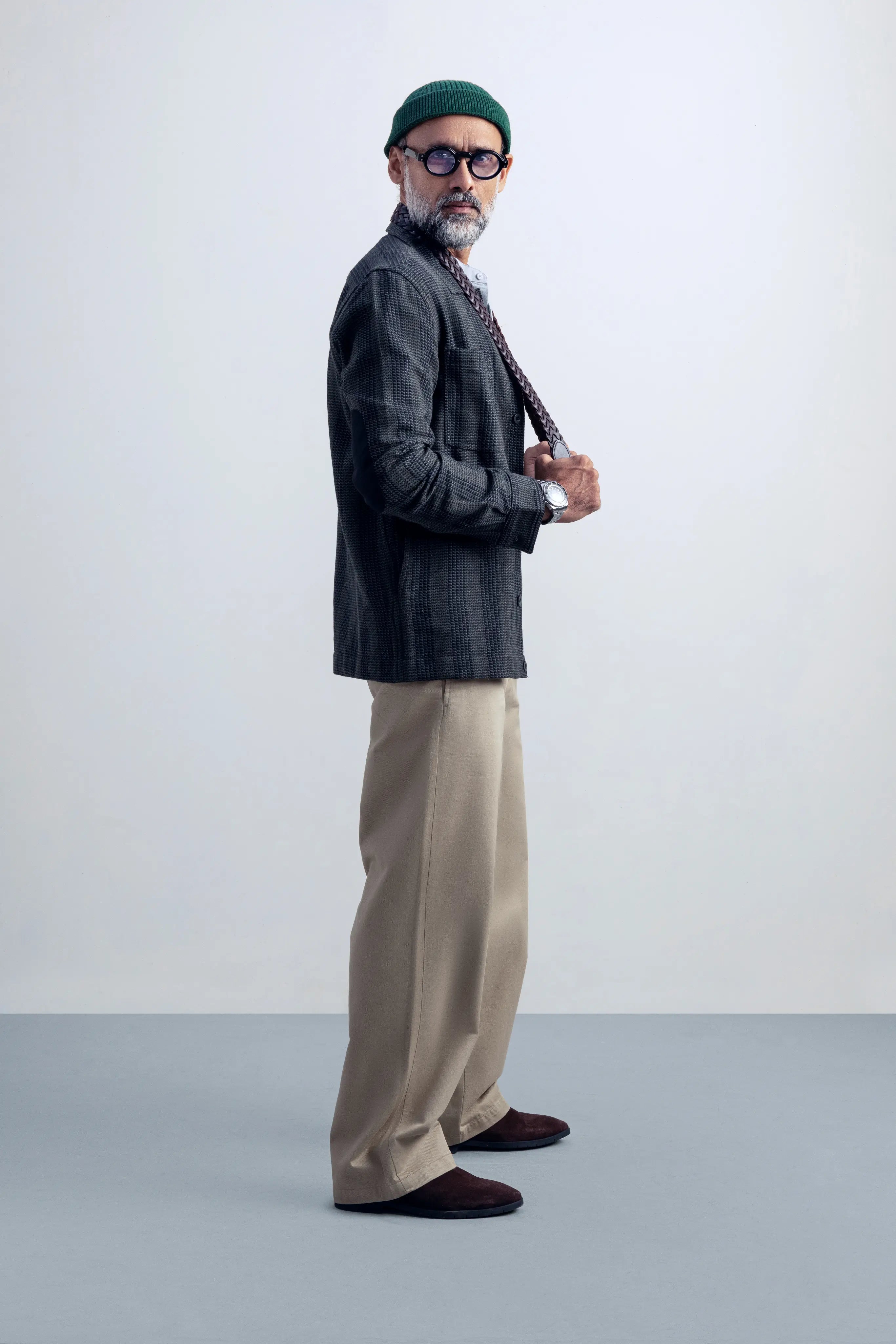 Deepline Espresso Brown - model_poseposition_of_shirtporduct_type