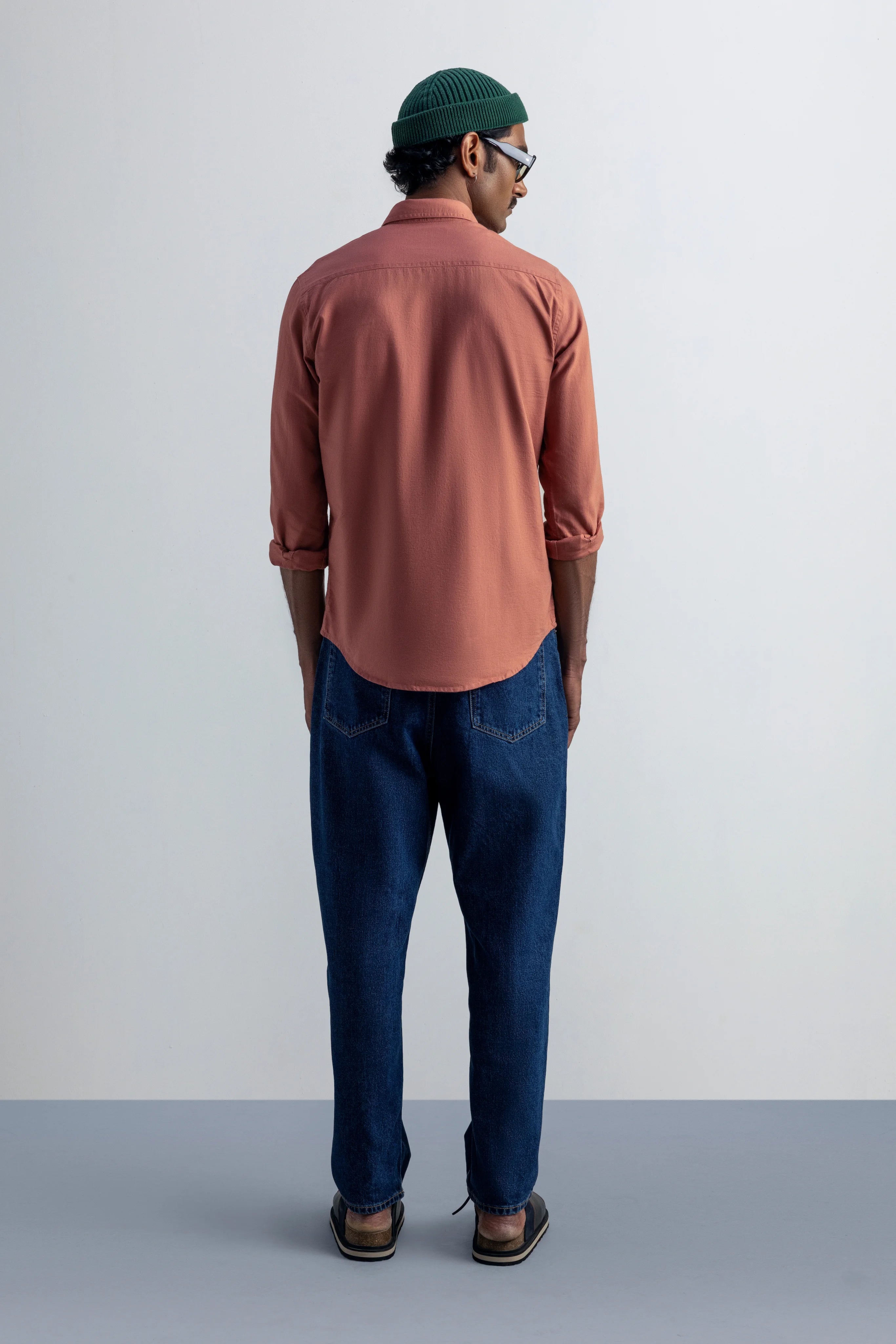 Folder 28 SKU NOT FOUND - model_poseposition_of_shirtporduct_type