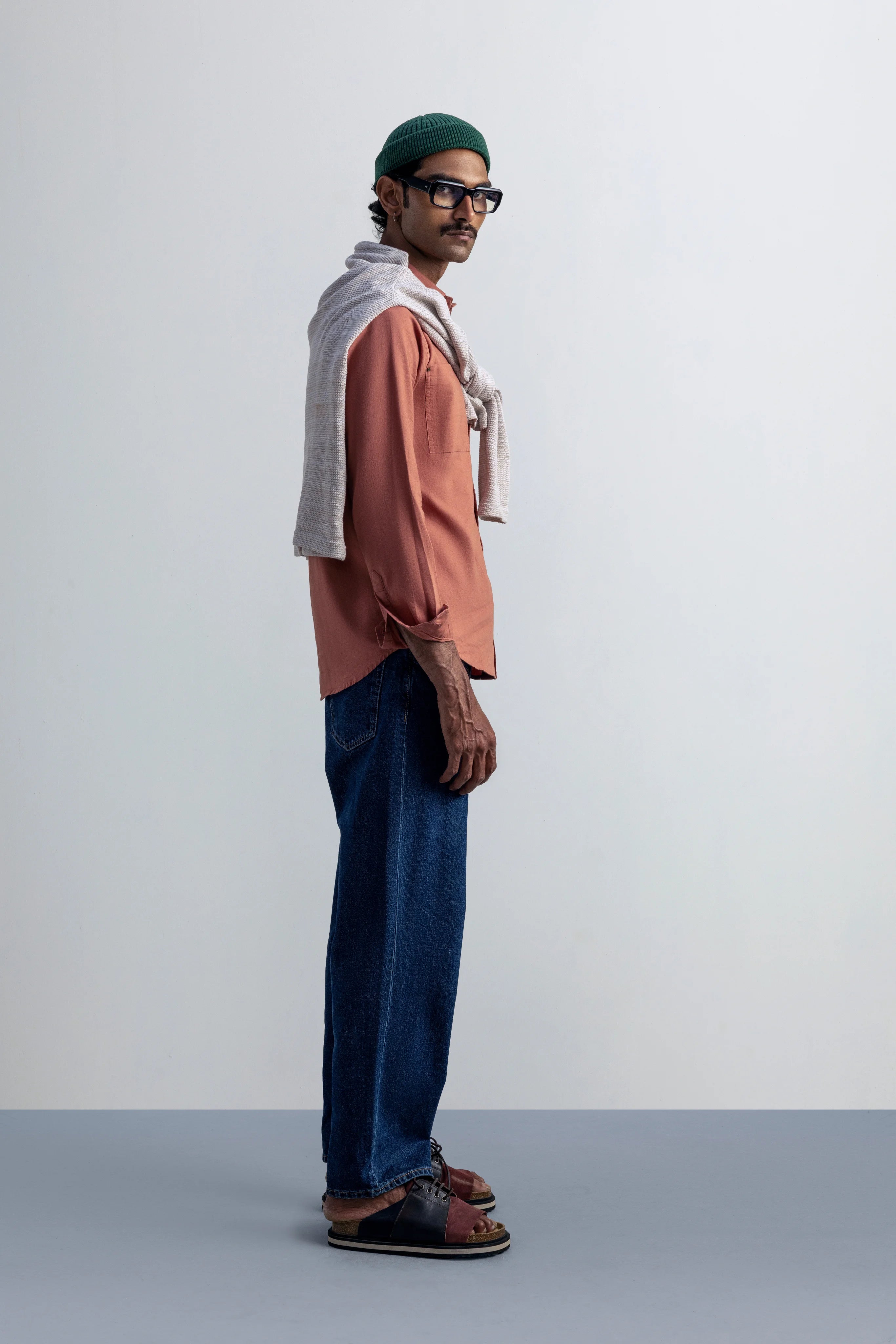 Folder 28 SKU NOT FOUND - model_poseposition_of_shirtporduct_type