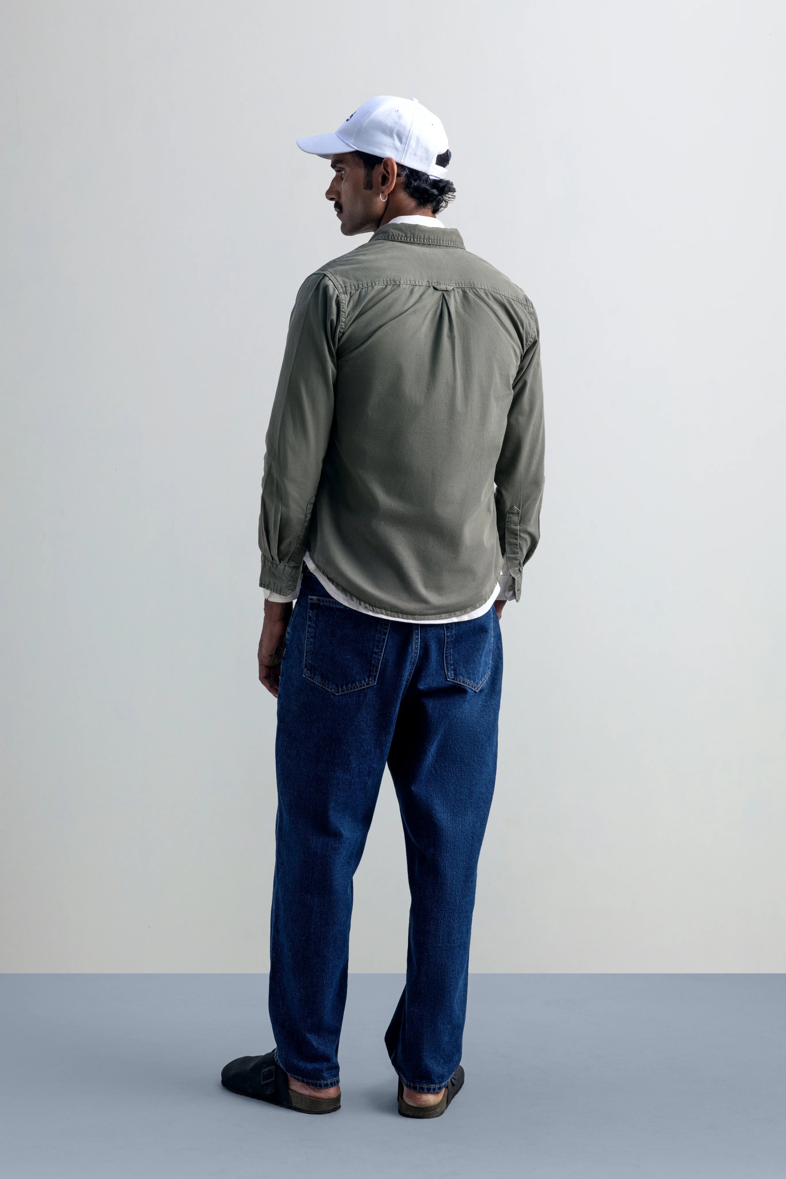 Folder 31 SKU NOT FOUND - model_poseposition_of_shirtporduct_type