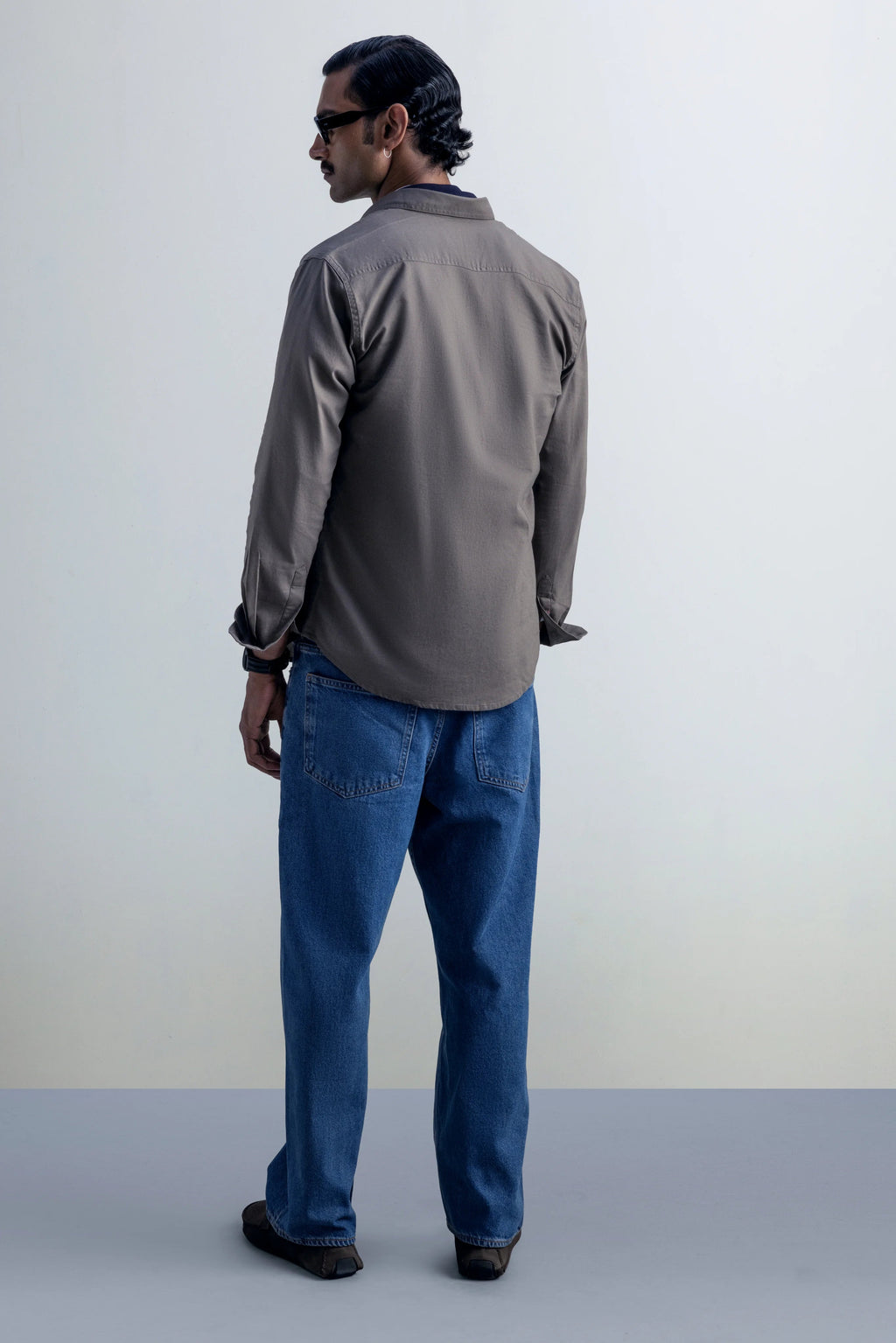 Folder 34 SKU NOT FOUND - model_poseposition_of_shirtporduct_type