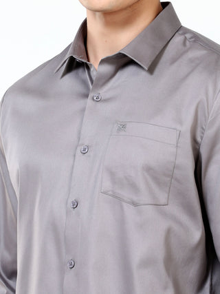 Graphite Grey Satin Solid Classic - model_poseposition_of_shirtporduct_type
