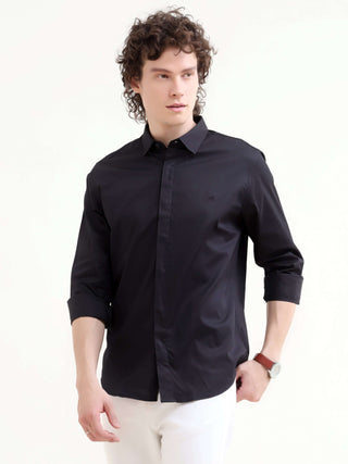 Guild Black Seamless Solid Shirt - model_poseposition_of_shirtporduct_type