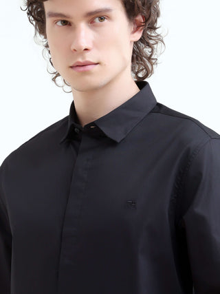 Guild Black Seamless Solid Shirt - model_poseposition_of_shirtporduct_type