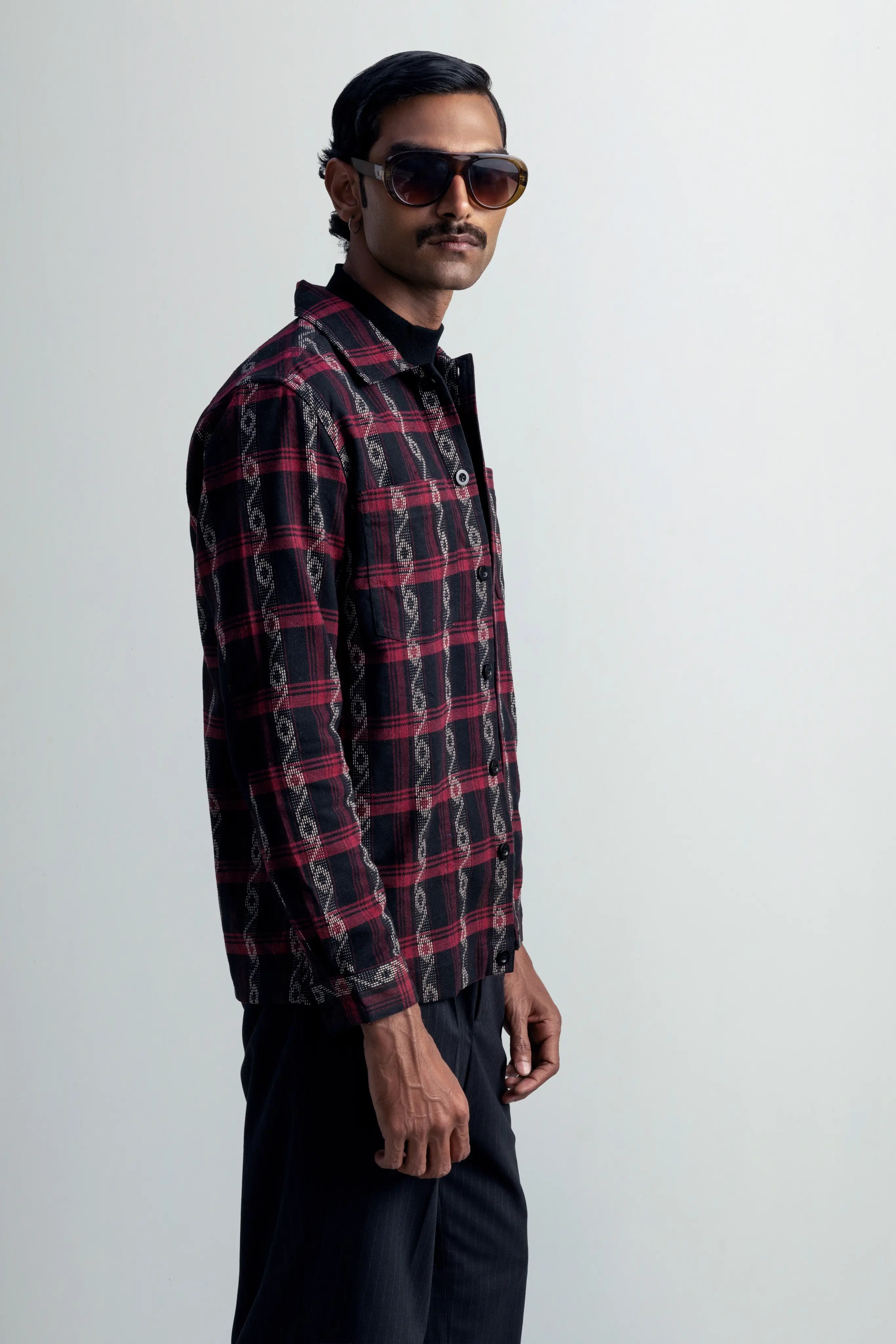 Nightweave Bristol Black - model_poseposition_of_shirtporduct_type