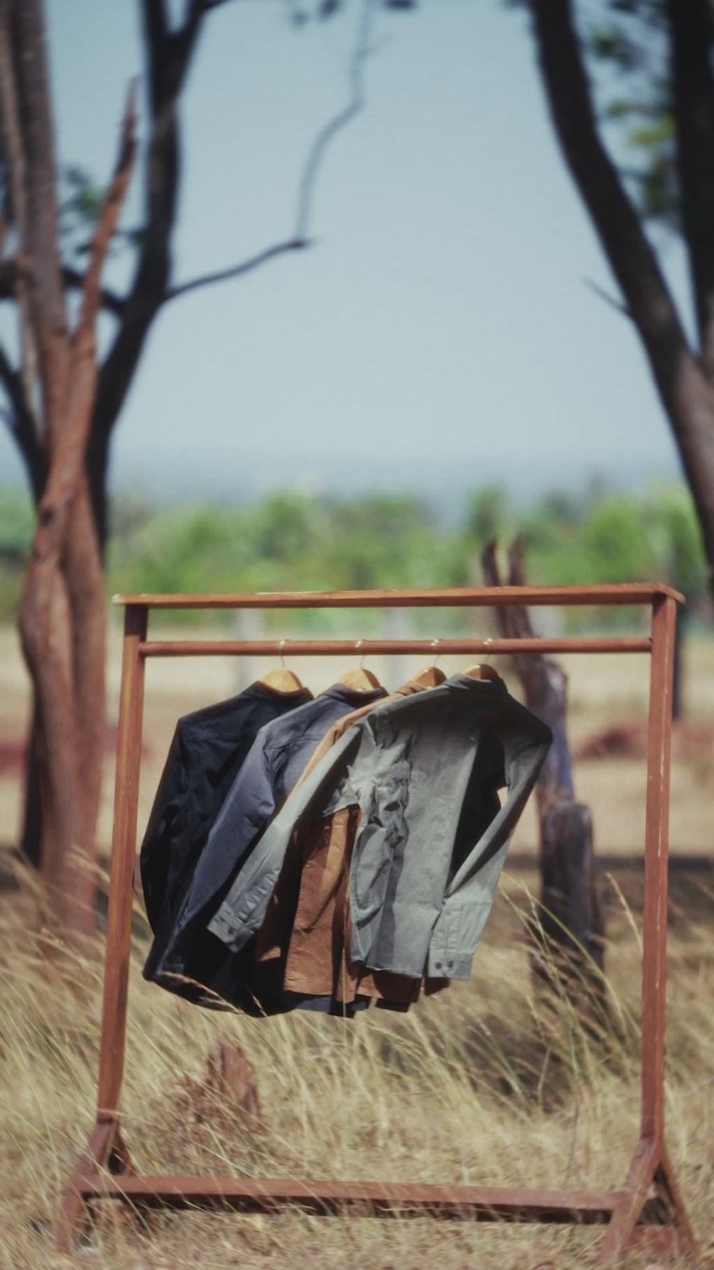 Video showcasing the Estilcous Cargo Catougry, highlighting its features and functionality in a dynamic presentation.