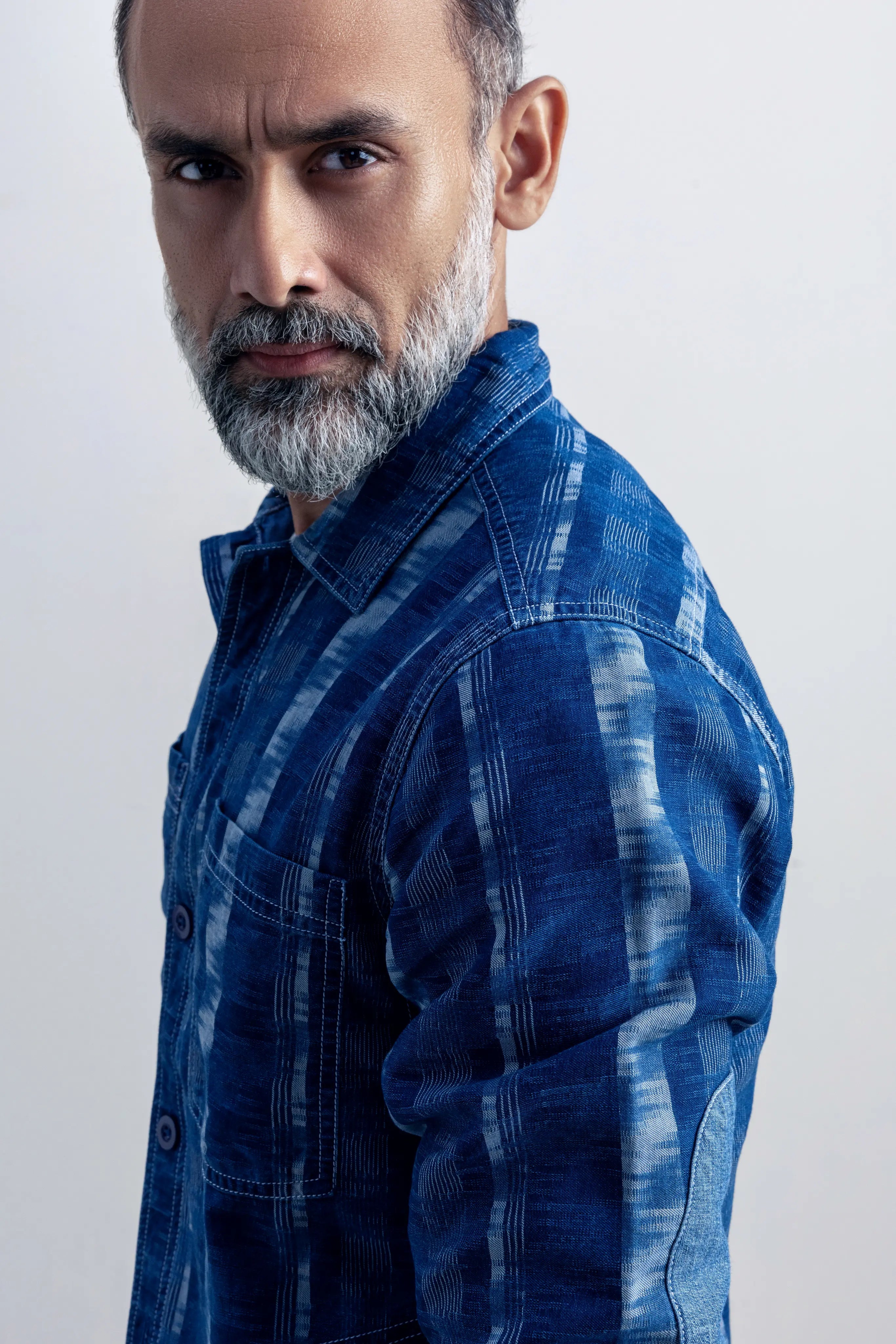 Quiet Current Indigo - model_poseposition_of_shirtporduct_type