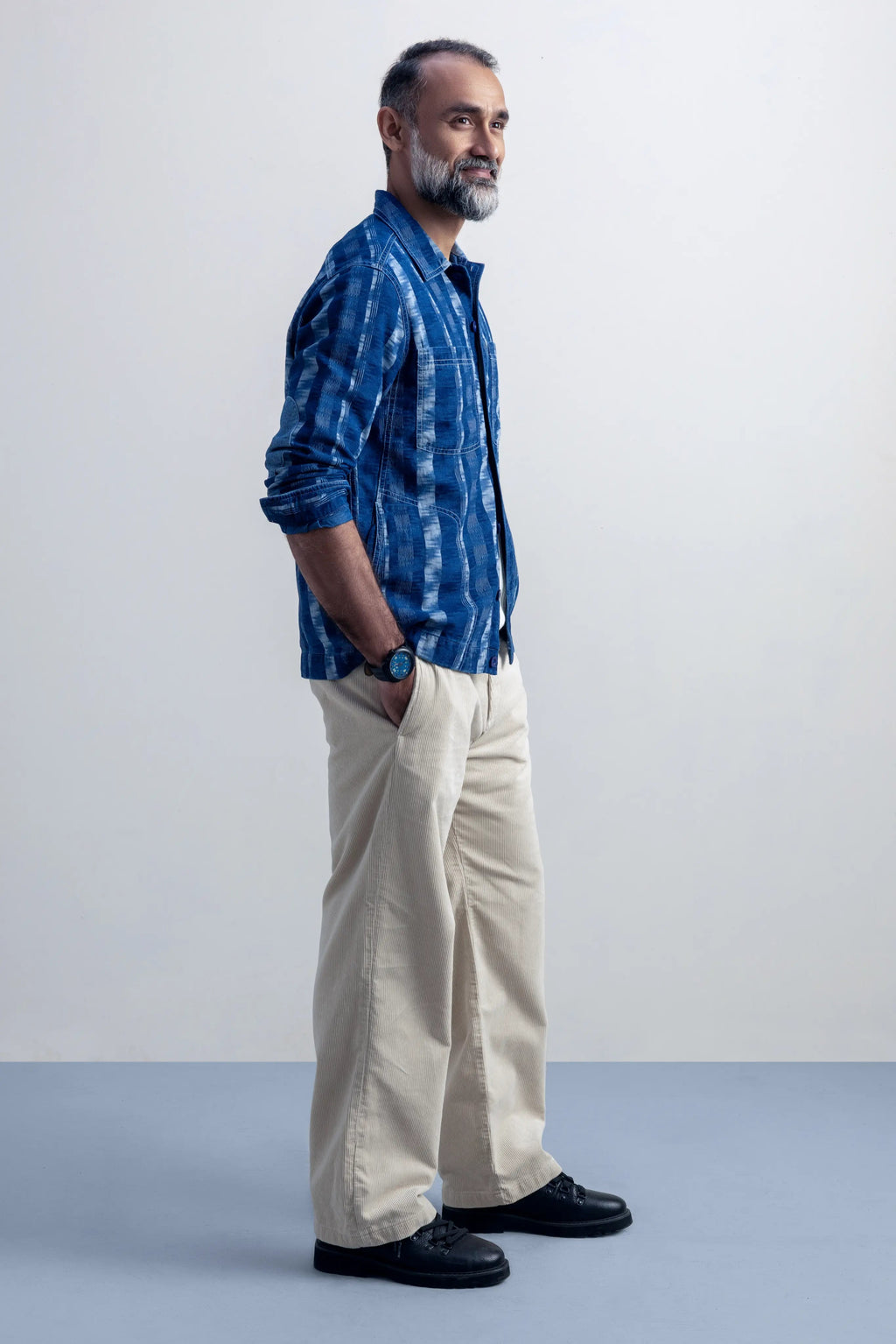 Quiet Current Indigo - model_poseposition_of_shirtporduct_type