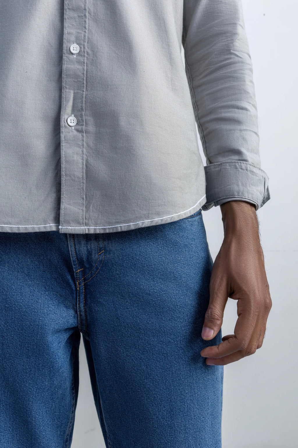 Stillform Moss Gray - model_poseposition_of_shirtporduct_type