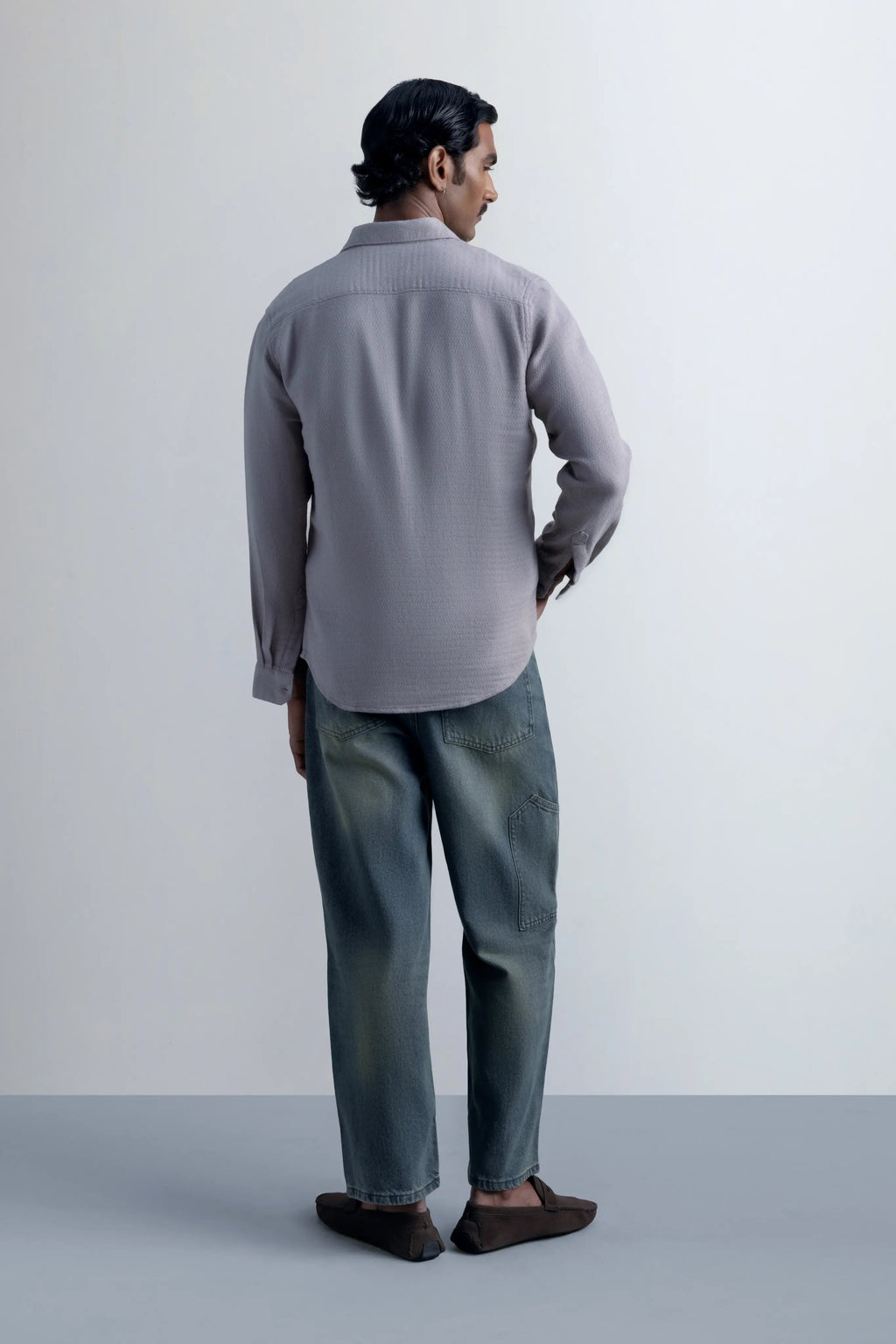 Underlight Forest Fog - model_poseposition_of_shirtporduct_type