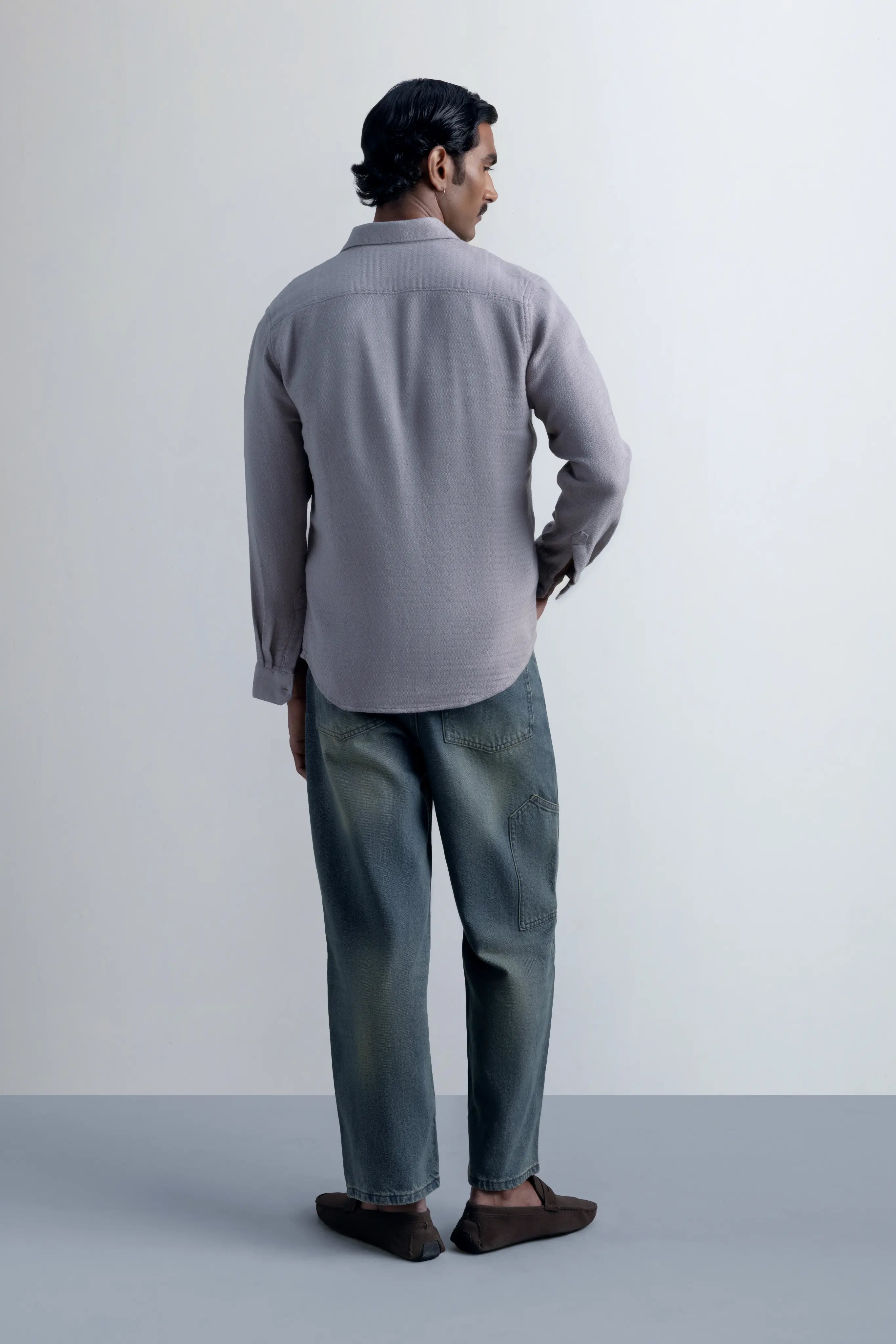 Underlight Forest Fog - model_poseposition_of_shirtporduct_type