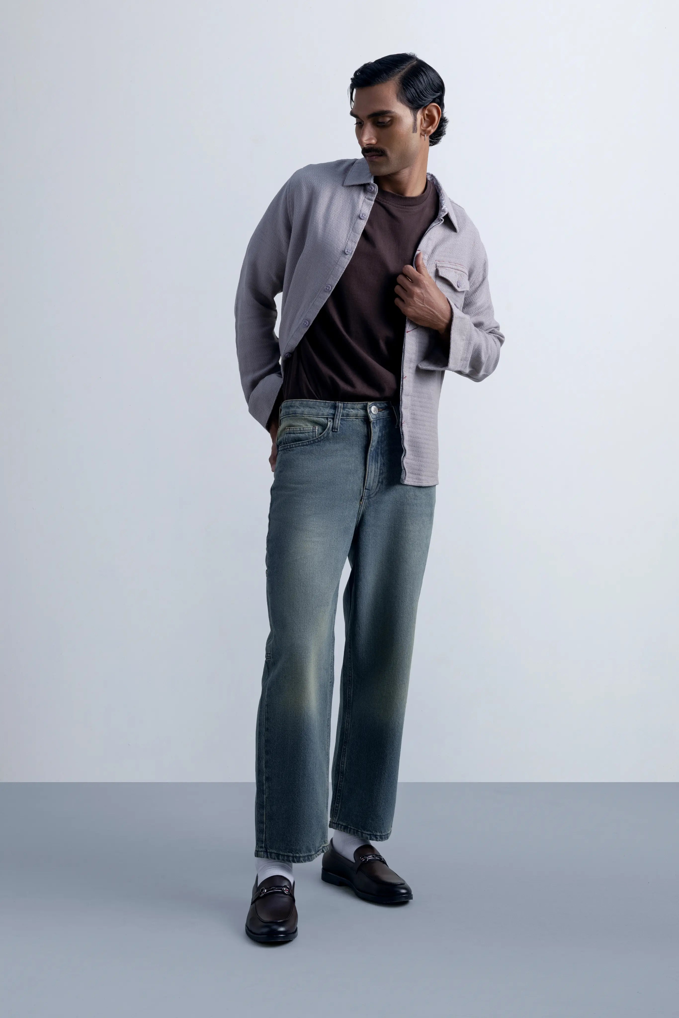 Underlight Forest Fog - model_poseposition_of_shirtporduct_type