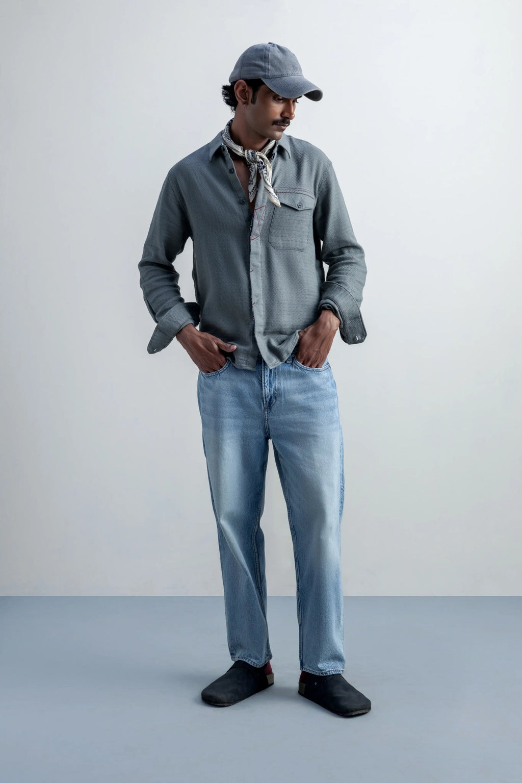 Underlight Quiet Bloom - model_poseposition_of_shirtporduct_type