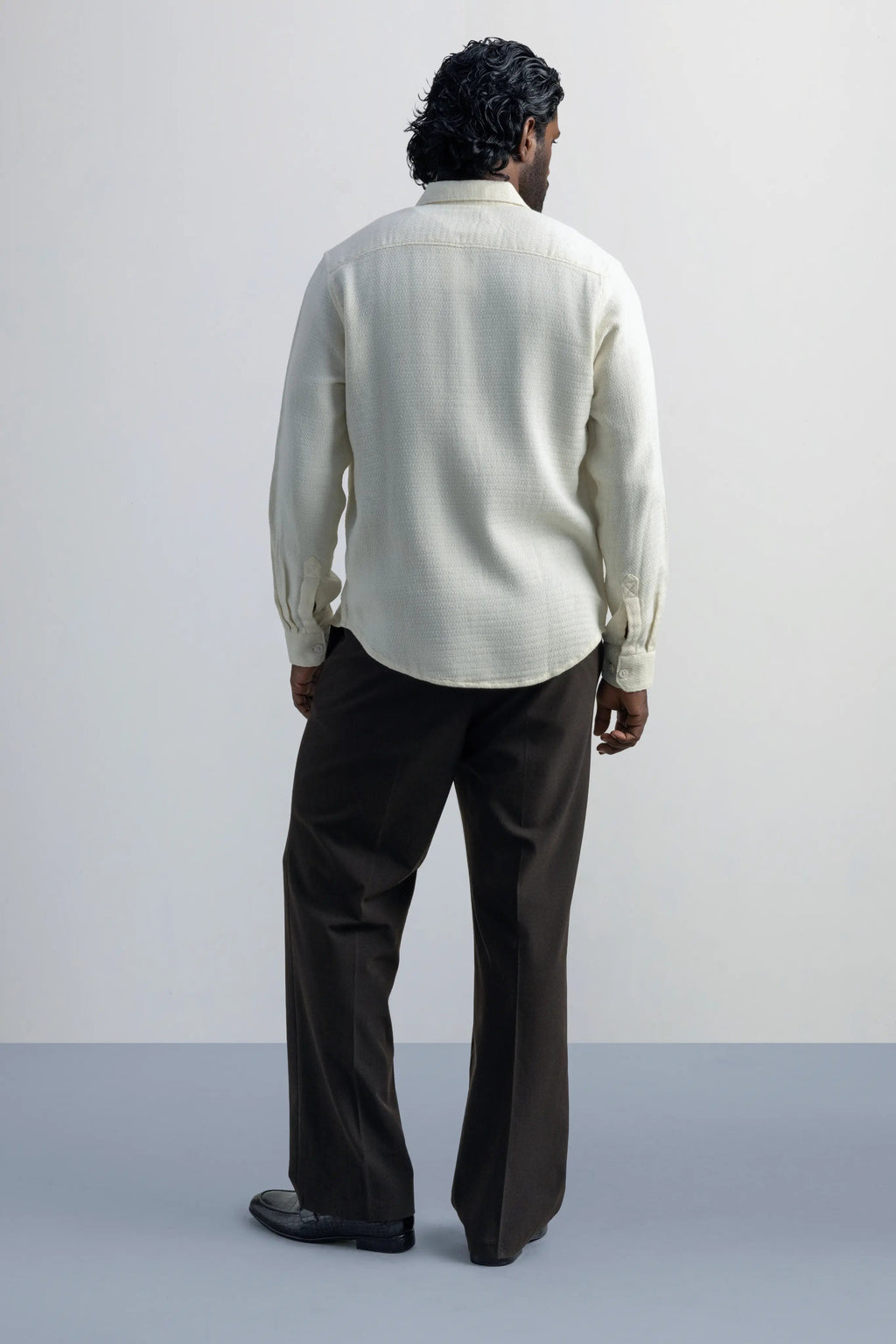 Underlight Winter White - model_poseposition_of_shirtporduct_type