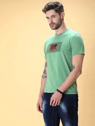 Fern Green Crew Neck T-Shirt shop online at Estilocus. This pure cotton printed T-shirt is a stylish go-to for laidback days. Cut in a comfy regular fit. • 100% Cotton knitted interlock 190GSM• Bio washed fabric• Round neck T-shirt • Half sleeve • Suits t