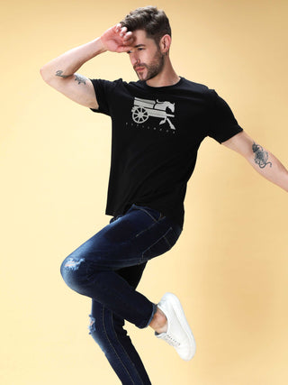 ONYX BLACK CREW NECK T-SHIRT shop online at Estilocus. This pure cotton printed T-shirt is a stylish go-to for laidback days. Cut in a comfy regular fit. • 100% Cotton knitted interlock 190GSM• Bio washed fabric• Round neck T-shirt • Half sleeve • Suits t