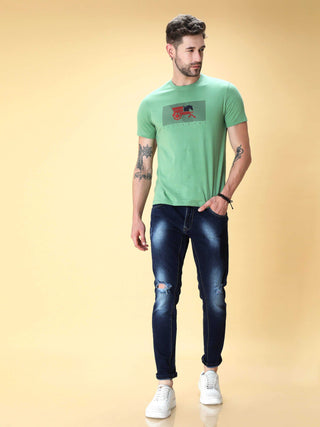 Fern Green Crew Neck T-Shirt shop online at Estilocus. This pure cotton printed T-shirt is a stylish go-to for laidback days. Cut in a comfy regular fit. • 100% Cotton knitted interlock 190GSM• Bio washed fabric• Round neck T-shirt • Half sleeve • Suits t