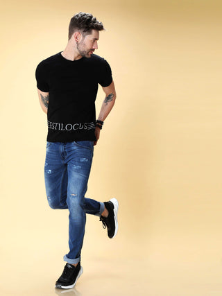 Jade Black Crew neck T-Shirt shop online at Estilocus. This pure cotton printed T-shirt is a stylish go-to for laidback days. Cut in a comfy regular fit. • 100% Cotton knitted interlock 190GSM• Bio washed fabric• Round neck T-shirt • Half sleeve • Suits t