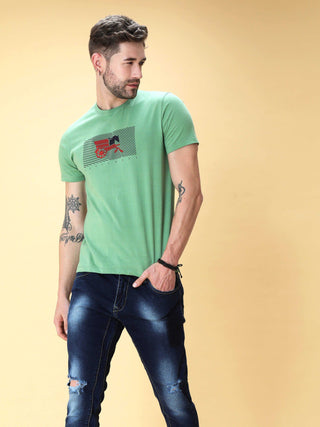 Fern Green Crew Neck T-Shirt shop online at Estilocus. This pure cotton printed T-shirt is a stylish go-to for laidback days. Cut in a comfy regular fit. • 100% Cotton knitted interlock 190GSM• Bio washed fabric• Round neck T-shirt • Half sleeve • Suits t