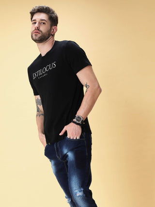 Midnight Black Crew Neck T-Shirt shop online at Estilocus. This pure cotton printed T-shirt is a stylish go-to for laidback days. Cut in a comfy regular fit. • 100% Cotton knitted interlock 190GSM• Bio washed fabric• Round neck T-shirt • Half sleeve • Sui