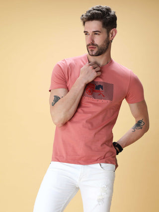 Coral Crew Neck T-Shirt shop online at Estilocus. This pure cotton printed T-shirt is a stylish go-to for laidback days. Cut in a comfy regular fit. • 100% Cotton knitted interlock 190GSM• Bio washed fabric• Round neck T-shirt • Half sleeve • Suits to wea