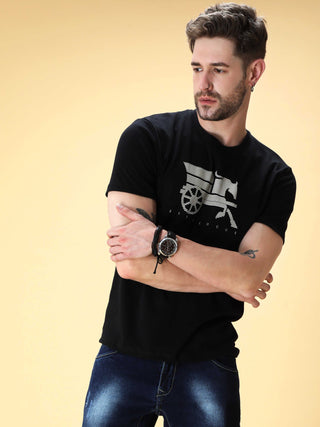 ONYX BLACK CREW NECK T-SHIRT shop online at Estilocus. This pure cotton printed T-shirt is a stylish go-to for laidback days. Cut in a comfy regular fit. • 100% Cotton knitted interlock 190GSM• Bio washed fabric• Round neck T-shirt • Half sleeve • Suits t