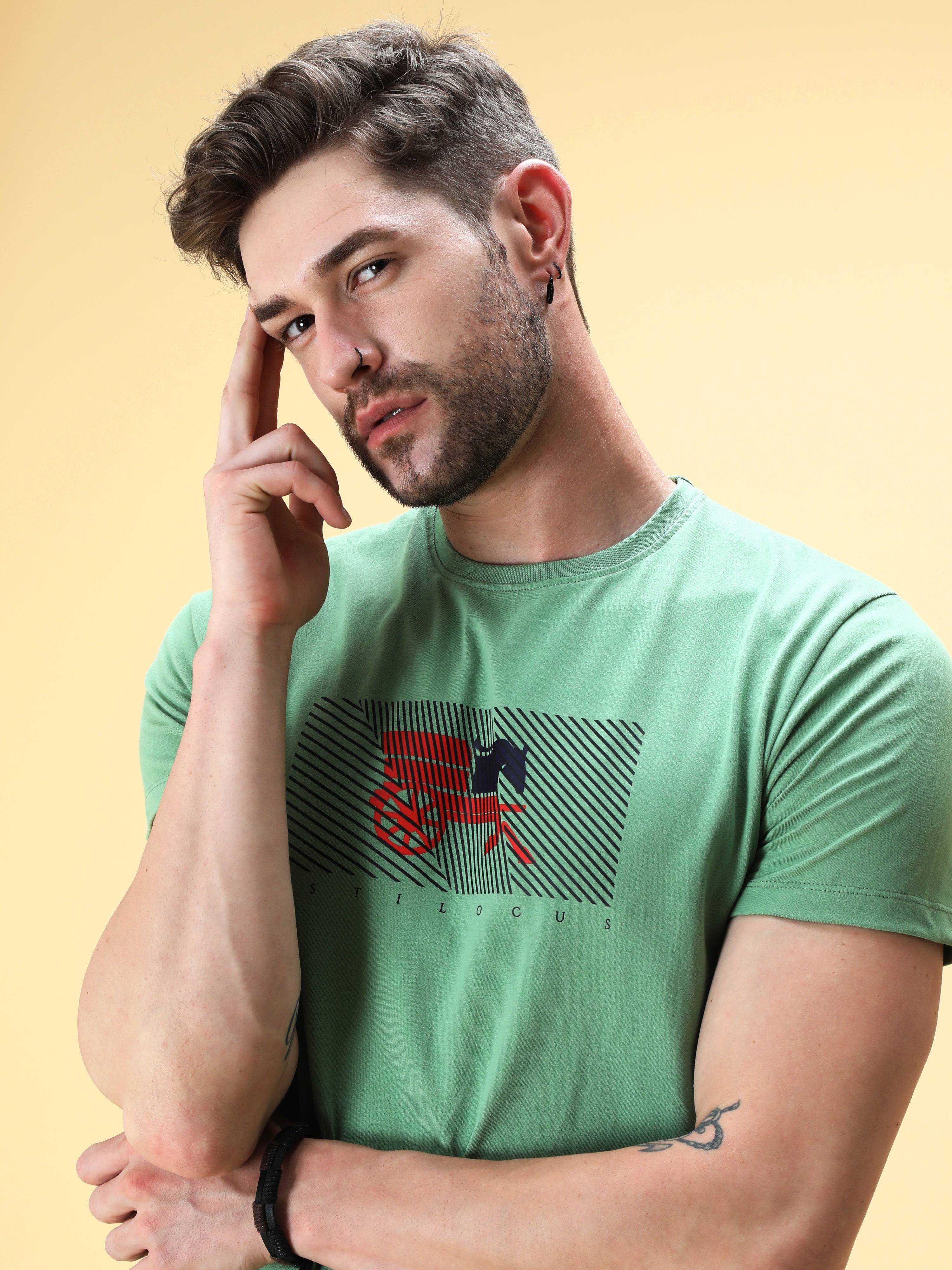 Fern Green Crew Neck T-Shirt shop online at Estilocus. This pure cotton printed T-shirt is a stylish go-to for laidback days. Cut in a comfy regular fit. • 100% Cotton knitted interlock 190GSM• Bio washed fabric• Round neck T-shirt • Half sleeve • Suits t