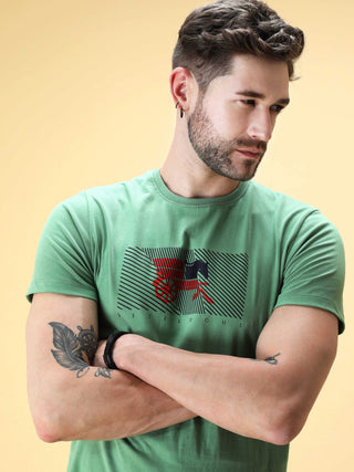 Fern Green Crew Neck T-Shirt shop online at Estilocus. This pure cotton printed T-shirt is a stylish go-to for laidback days. Cut in a comfy regular fit. • 100% Cotton knitted interlock 190GSM• Bio washed fabric• Round neck T-shirt • Half sleeve • Suits t