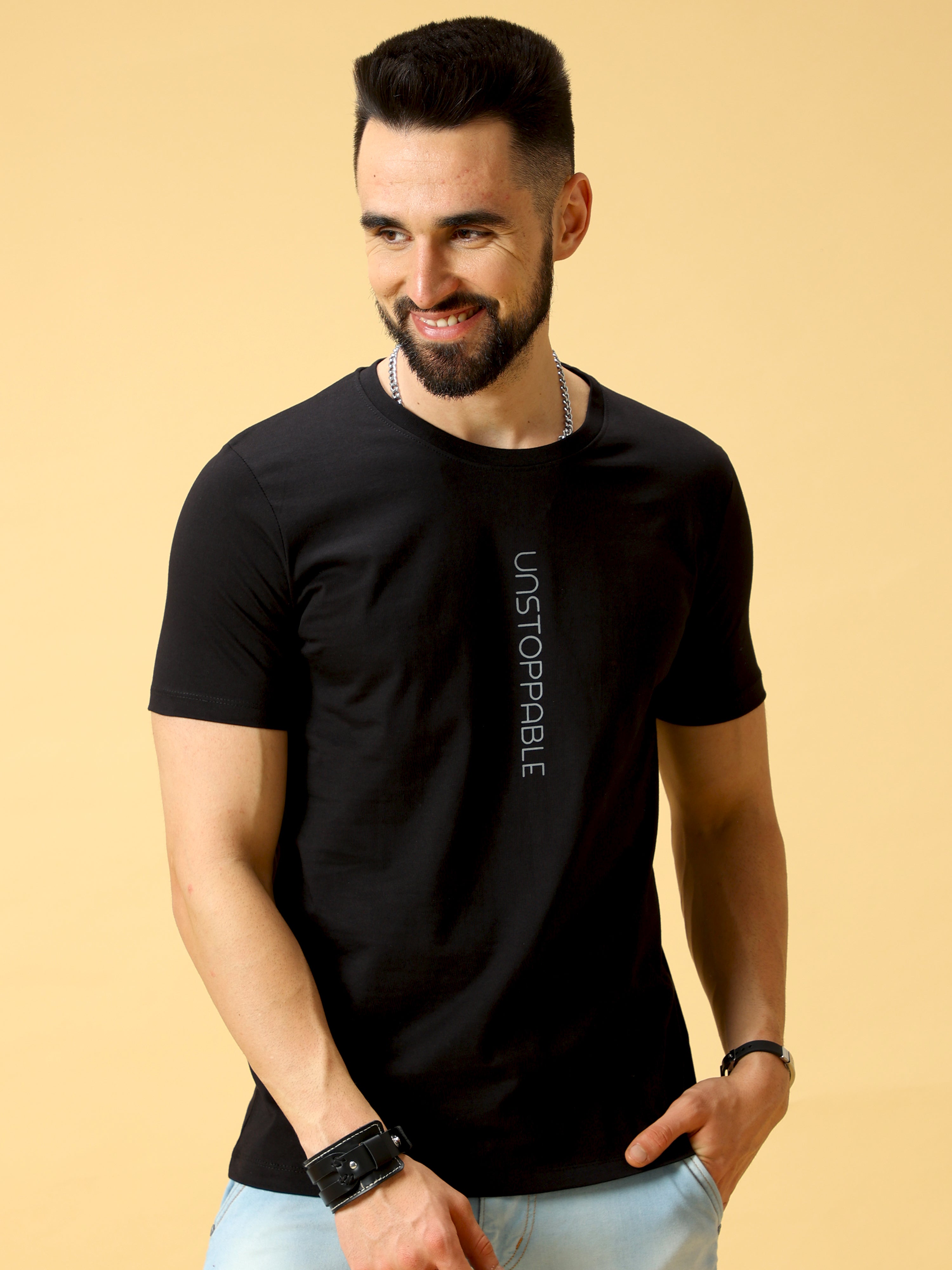 Unstoppable Grey Print Crew Neck T-Shirt shop online at Estilocus. This pure cotton printed T-shirt is a stylish go-to for laidback days. Cut in a comfy regular fit. • 100% Cotton knitted interlock 190GSM• Bio washed fabric• Round neck T-shirt • Half slee