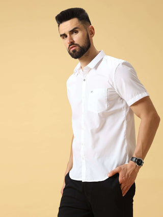 Solid White Stripes Shirt shop online at Estilocus. • 100% PREMIUM COTTON FULL SLEEVE CHECKED SLIM SHIRT• CUTAWAY COLLAR• MACHINE WASH CARE• SUITABLE TO WEAR WITH ALL TYPE OF BOTTOMS