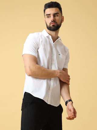 Solid White Stripes Shirt shop online at Estilocus. • 100% PREMIUM COTTON FULL SLEEVE CHECKED SLIM SHIRT• CUTAWAY COLLAR• MACHINE WASH CARE• SUITABLE TO WEAR WITH ALL TYPE OF BOTTOMS