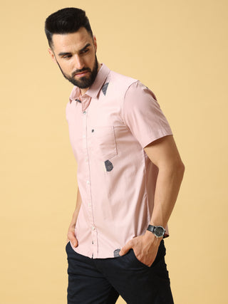 Pink Aop Shirt shop online at Estilocus. DETAILS & CARE This pure cotton AOP shirt is a stylish go-to for laidback days. Cut in a comfy regular fit, with a classic button-down front and chest pocket. 100% premium cotton full sleeve AOP AOP slip shirt Cuta