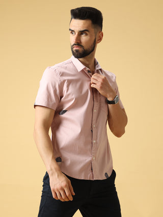 Pink Aop Shirt shop online at Estilocus. DETAILS & CARE This pure cotton AOP shirt is a stylish go-to for laidback days. Cut in a comfy regular fit, with a classic button-down front and chest pocket. 100% premium cotton full sleeve AOP AOP slip shirt Cuta