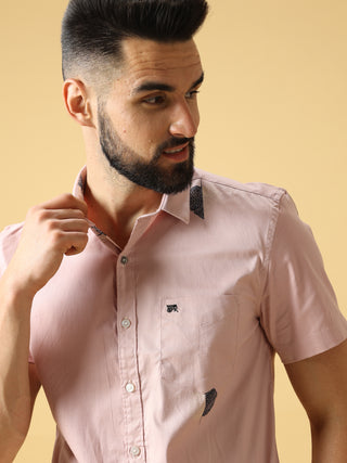 Pink Aop Shirt shop online at Estilocus. DETAILS & CARE This pure cotton AOP shirt is a stylish go-to for laidback days. Cut in a comfy regular fit, with a classic button-down front and chest pocket. 100% premium cotton full sleeve AOP AOP slip shirt Cuta