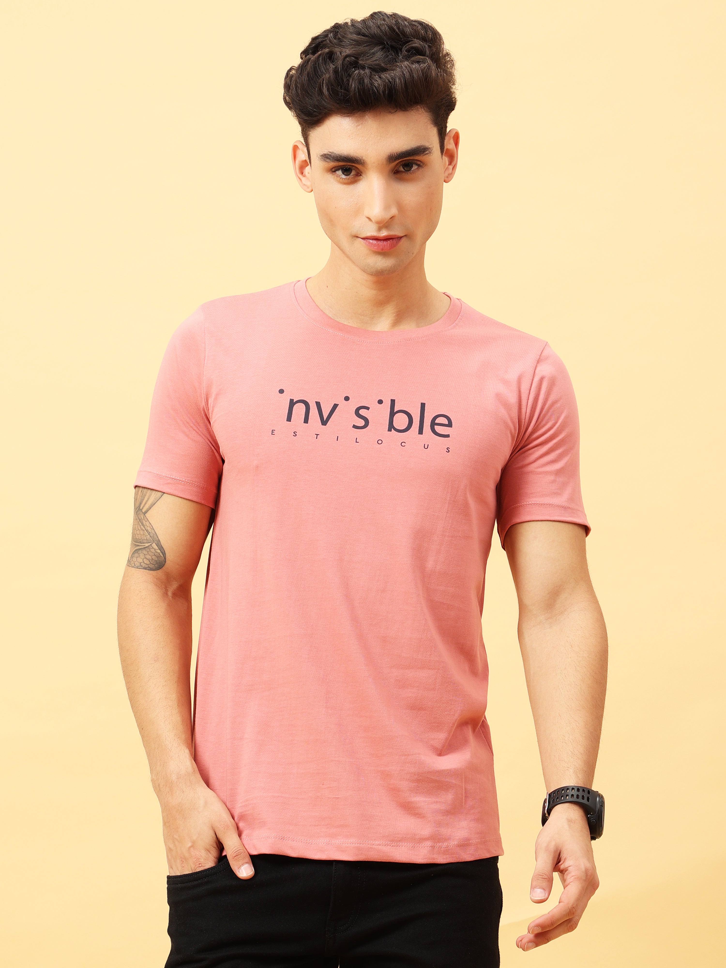 Invisible Coral T-shirt shop online at Estilocus. This pure cotton printed T-shirt is a stylish go-to for laidback days. Cut in a comfy regular fit. • 100% Cotton knitted interlock 190GSM• Bio washed fabric• Round neck T-shirt • Half sleeve • Suits to wea